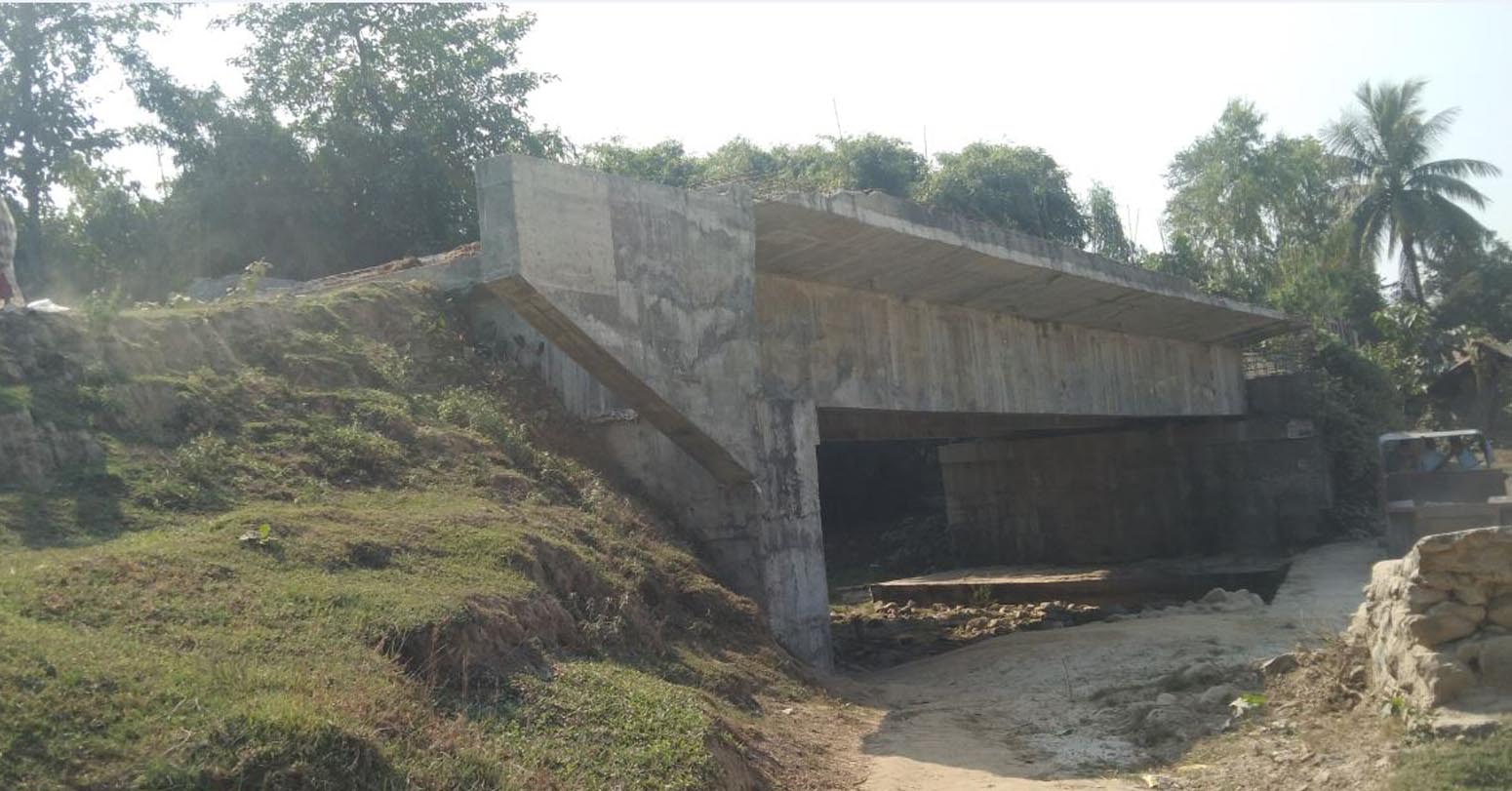 अलपत्र पुलका कारण जोखिमपूर्ण यात्रा