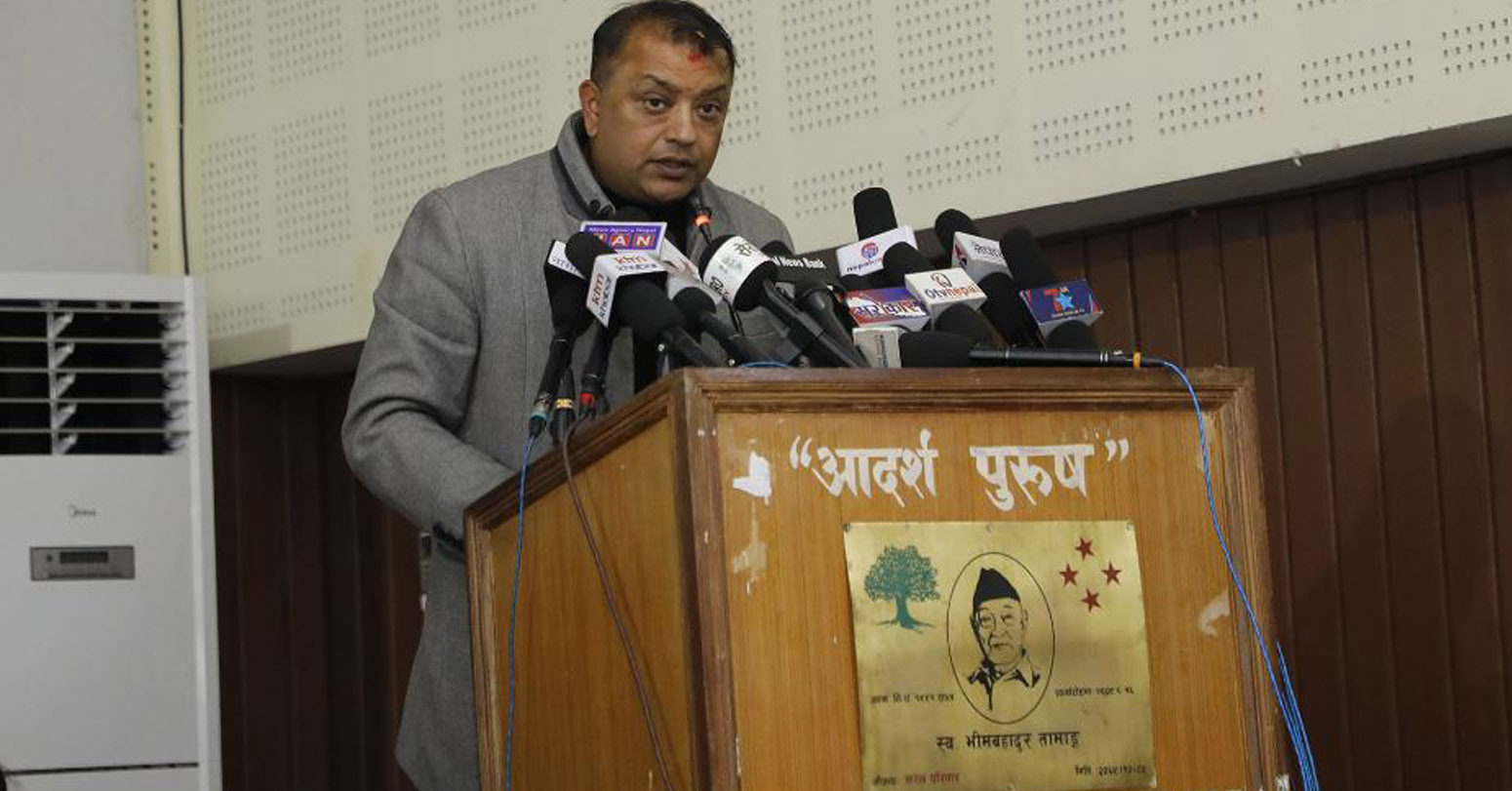 देशको हितका लागि काँग्रेस सरकार वा भुइँमा जहाँ बस्नुपरे पनि तयार छ : महामन्त्री थापा