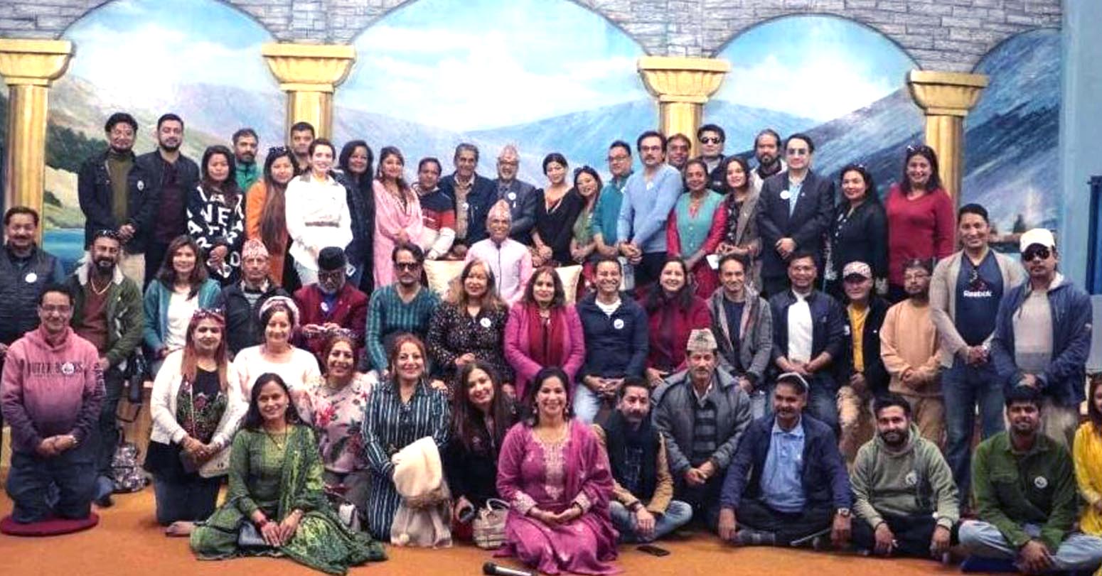 कलाकारका लागि ‘खुशी जीवन’