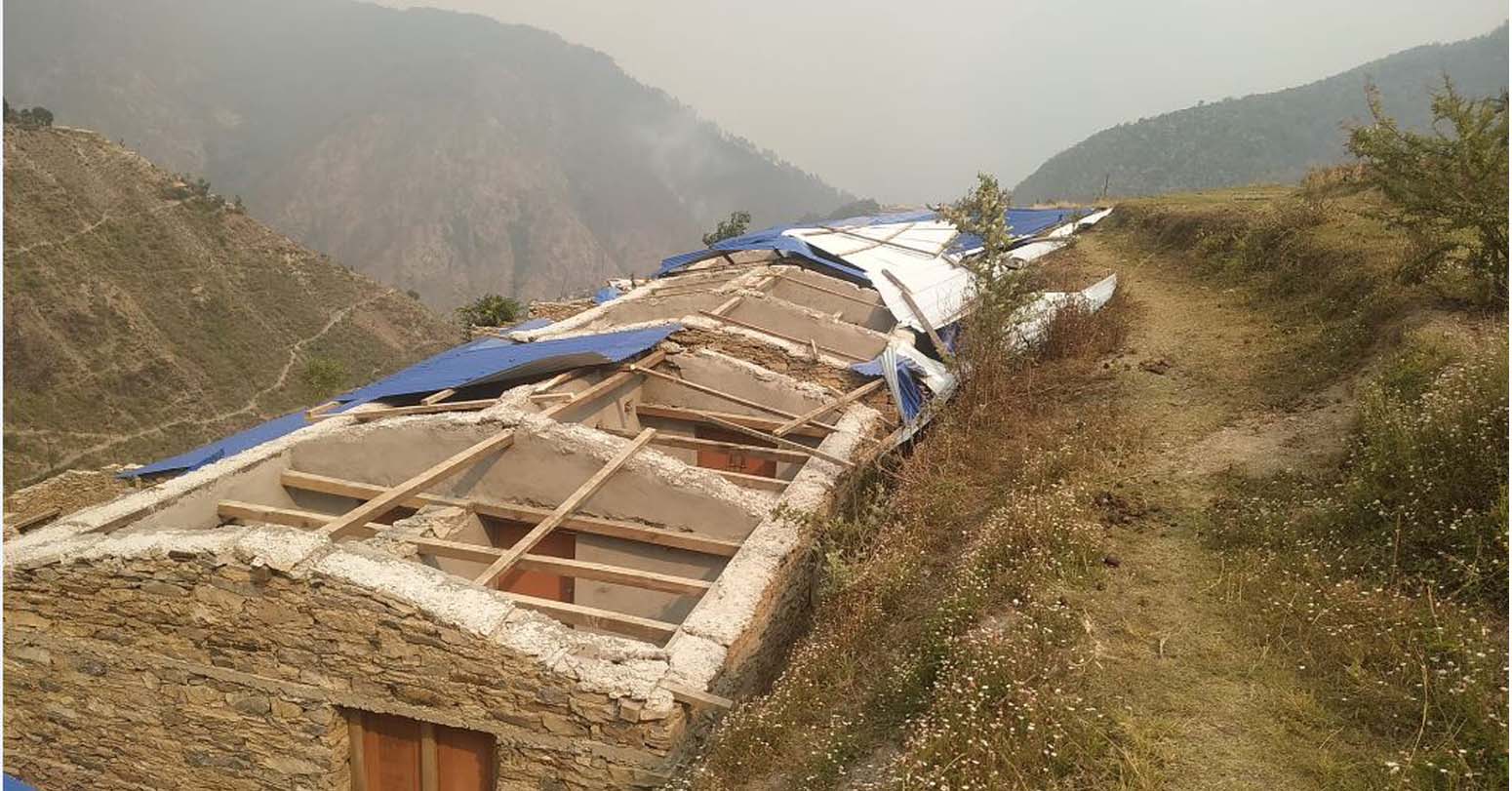 हुरीबतासका कारण बाजुराका ४० परिवारका घरमा क्षति