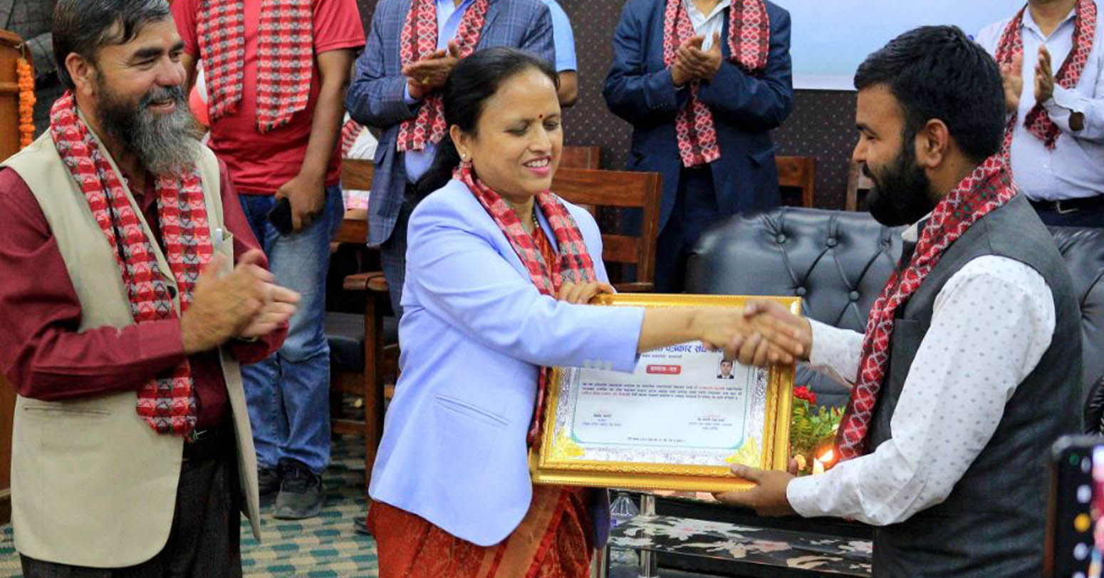 सञ्चारसम्बन्धी कानुनलाई समावेशी बनाउन सक्दो पहल गर्नेछु : मन्त्री शर्मा