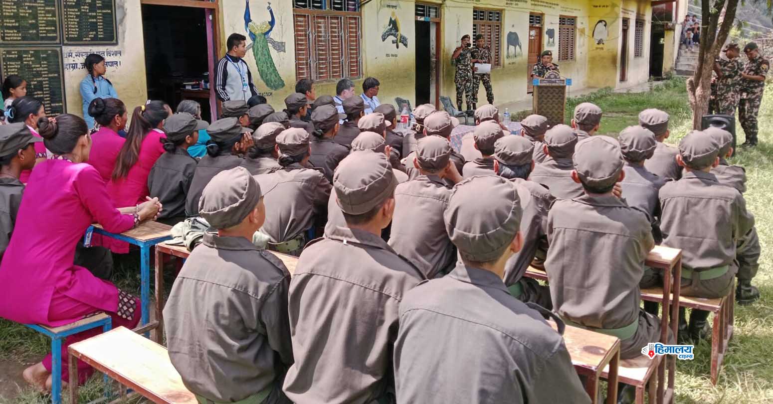 विद्यार्थीलाई नेपाली सेनाको जुनियर डिभिजन तालिम