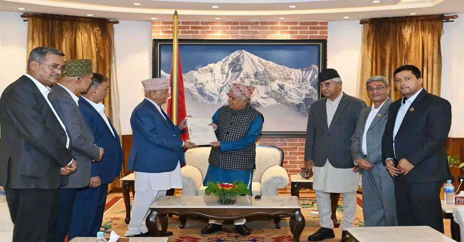 नयाँ प्रधानमन्त्रीमा ओलीको दाबी पेश