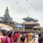 कृष्ण मन्दिरमा भक्तजनको घुइँचो (तस्बिरहरू)