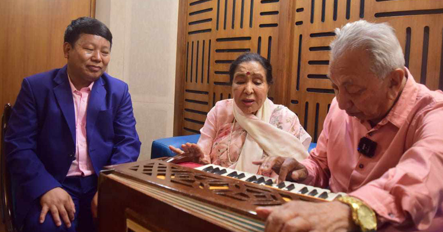 आशा भोसलेसँग गीत गाए मोहन राईले