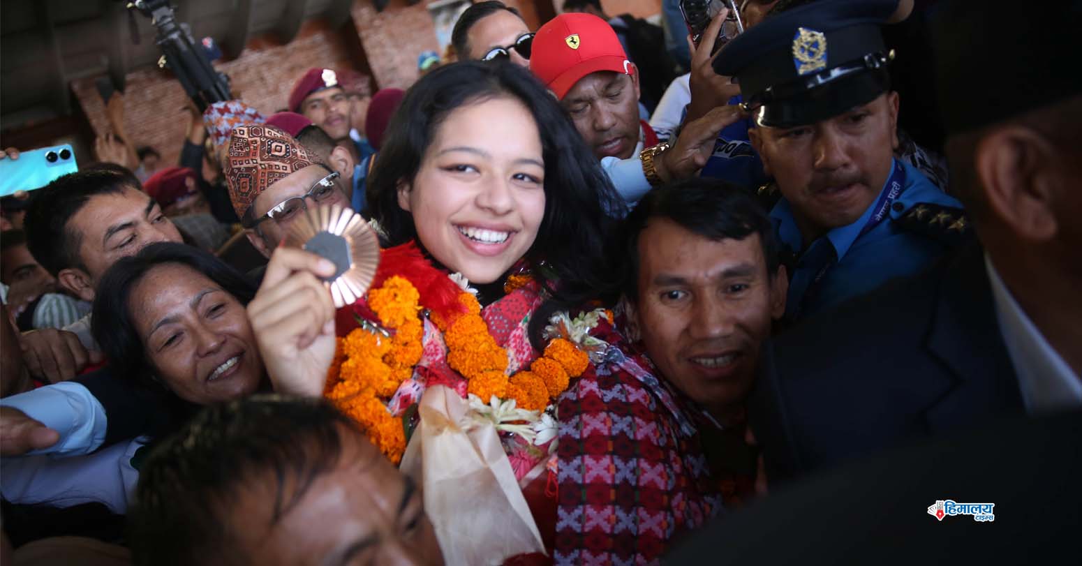 कांस्य पदक विजेता पलेशा गोवर्धनलाई विमानस्थलमा भव्य स्वागत (तस्बिरहरू)