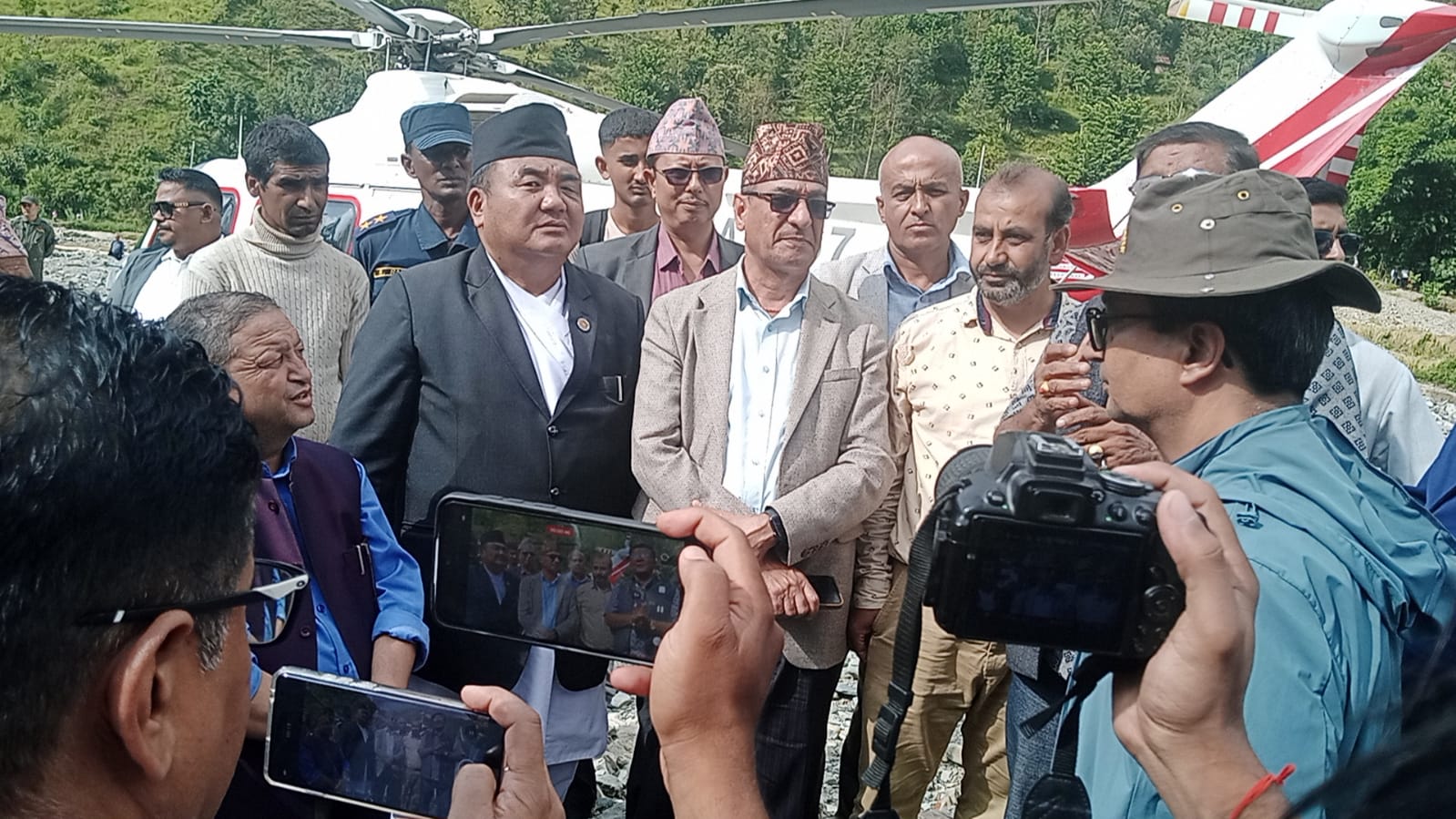 विस्थापितको पुनर्वासका लागि सरकारले चाँडै व्यवस्था गर्छ : गृहमन्त्री लेखक